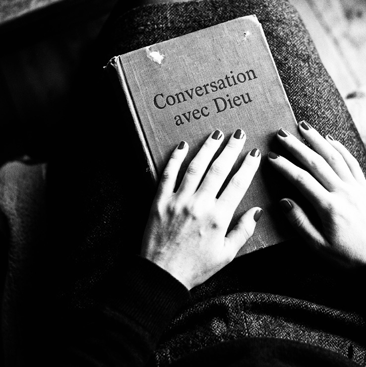De la Conversation Initiale à la Maîtrise Vibratoire : Comment « Conversations avec Dieu » m’a ouvert les portes de la Haute&nbsp;Métaphysique